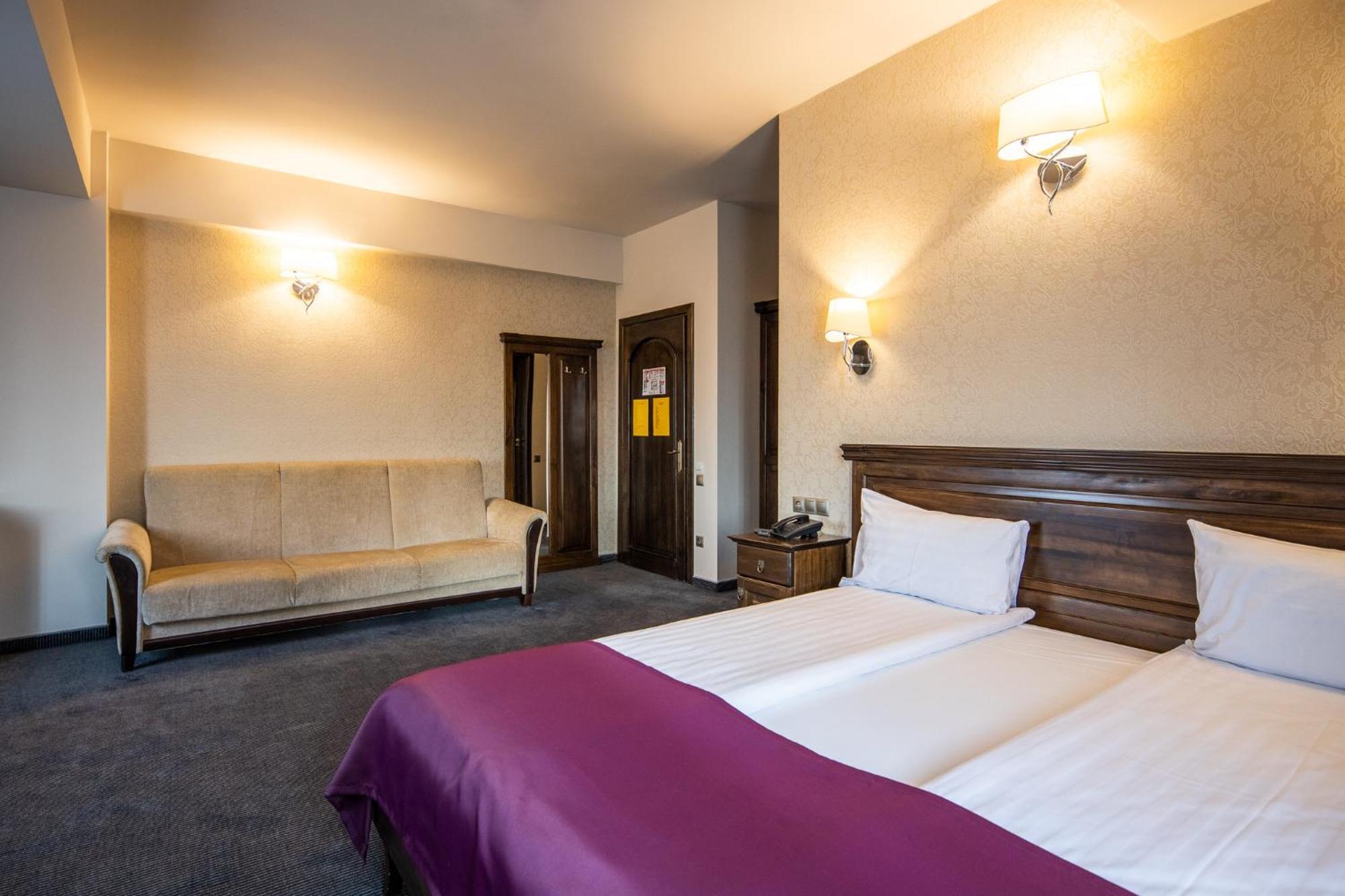 Pension Korona Sibiu Buitenkant foto