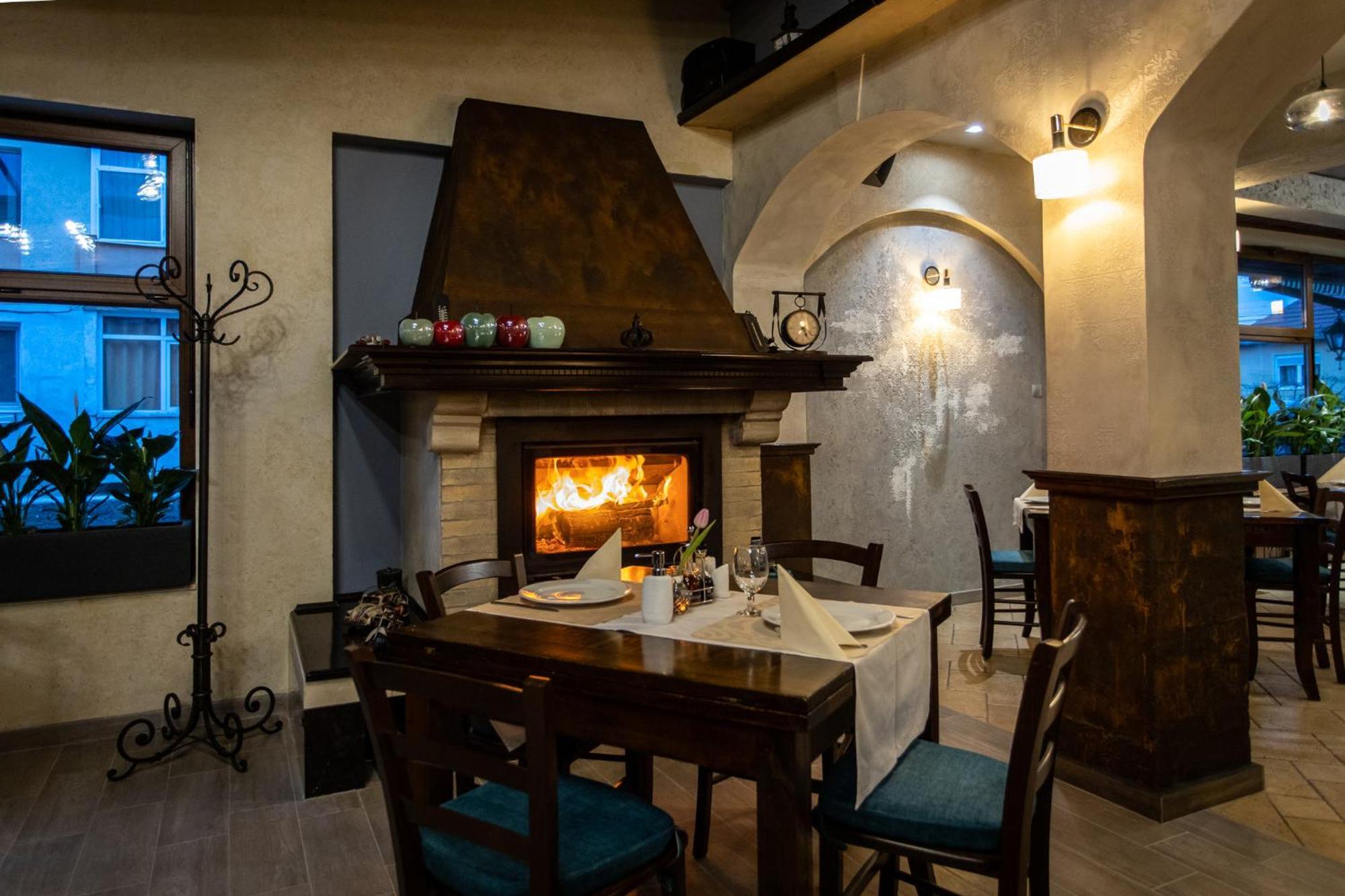 Pension Korona Sibiu Buitenkant foto